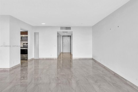 Condo in Aventura, Florida, 1 bedroom  № 2058395 - photo 13