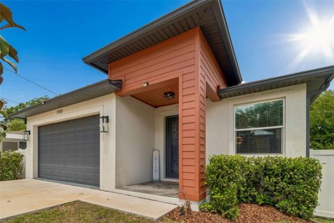 Casa en venta en Tampa, Florida, 3 dormitorios, 153.1 m2 № 2140553 - foto 2