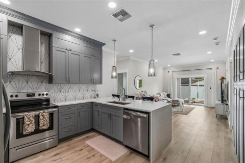 Casa en venta en Tampa, Florida, 3 dormitorios, 153.1 m2 № 2140553 - foto 14