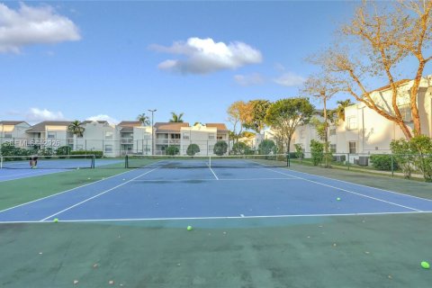 Condo in Doral, Florida, 2 bedrooms  № 1987573 - photo 21