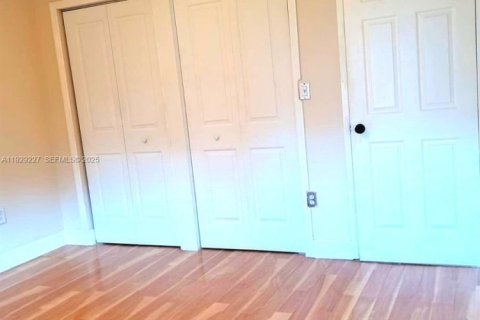 Снять в аренду кондоминиум в Дорал, Флорида 2 спальни, 125.33м2, № 1987573 - фото 9