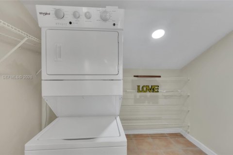 Condo in Doral, Florida, 2 bedrooms  № 1987573 - photo 17