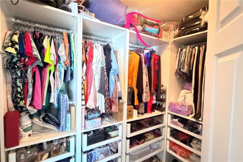 Снять в аренду кондоминиум в Дорал, Флорида 2 спальни, 125.33м2, № 1987573 - фото 14