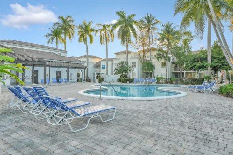 Condo in Doral, Florida, 2 bedrooms  № 1987573 - photo 19