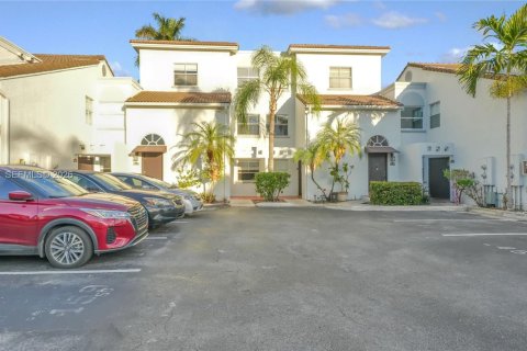 Condo in Doral, Florida, 2 bedrooms  № 1987573 - photo 22