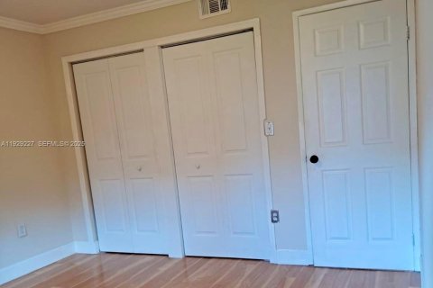 Снять в аренду кондоминиум в Дорал, Флорида 2 спальни, 125.33м2, № 1987573 - фото 16