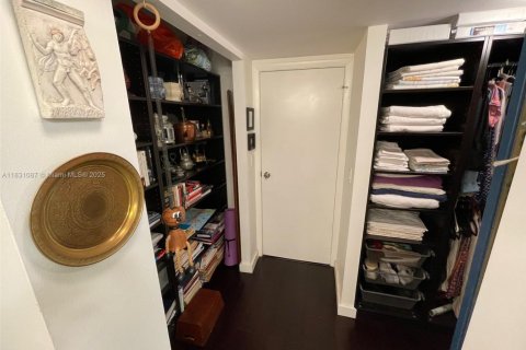 Купить кондоминиум в Авентура, Флорида 2 спальни, 107.49м2, № 1958185 - фото 27