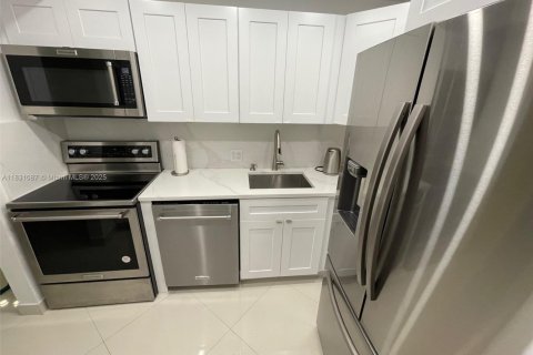 Купить кондоминиум в Авентура, Флорида 2 спальни, 107.49м2, № 1958185 - фото 8