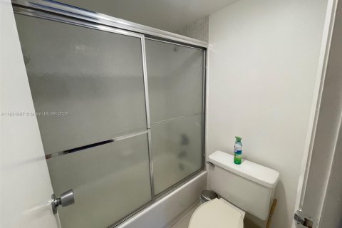 Купить кондоминиум в Авентура, Флорида 2 спальни, 107.49м2, № 1958185 - фото 30