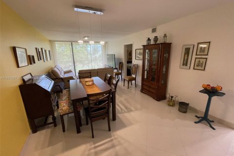 Купить кондоминиум в Авентура, Флорида 2 спальни, 107.49м2, № 1958185 - фото 10