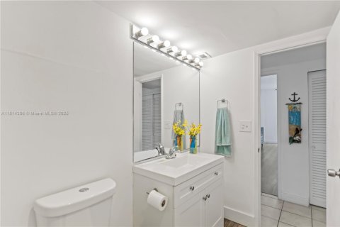 Condominio en venta en Sunny Isles Beach, Florida, 2 dormitorios, 141.68 m2 № 1766315 - foto 15