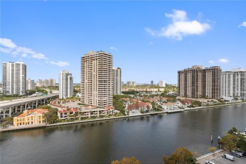Condominio en venta en Sunny Isles Beach, Florida, 2 dormitorios, 141.68 m2 № 1766315 - foto 6