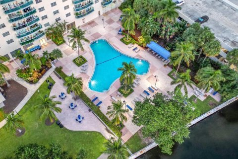 Condominio en venta en Sunny Isles Beach, Florida, 2 dormitorios, 141.68 m2 № 1766315 - foto 7