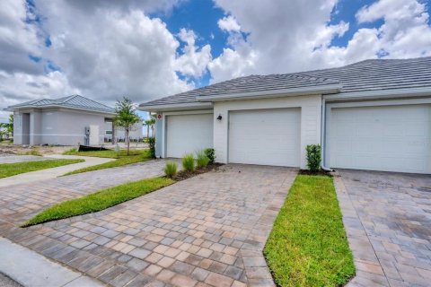 Apartamento en alquiler en Punta Gorda, Florida, 2 dormitorios, 145.76 m2 № 1812995 - foto 3