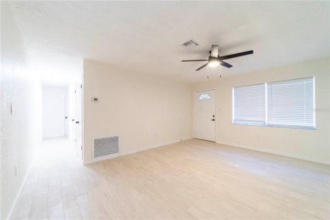 Villa ou maison à vendre à Mount Dora, Floride: 3 chambres, 99.03 m2 № 1917222 - photo 4