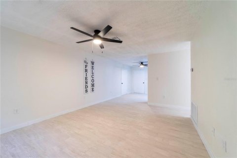 Villa ou maison à vendre à Mount Dora, Floride: 3 chambres, 99.03 m2 № 1917222 - photo 2