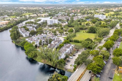 Copropriété à vendre à Lauderhill, Floride: 2 chambres, 111.48 m2 № 1994125 - photo 28