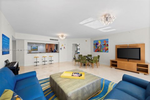 Купить кондоминиум в Серфсайд, Флорида 2 спальни, 161.65м2, № 1936454 - фото 15