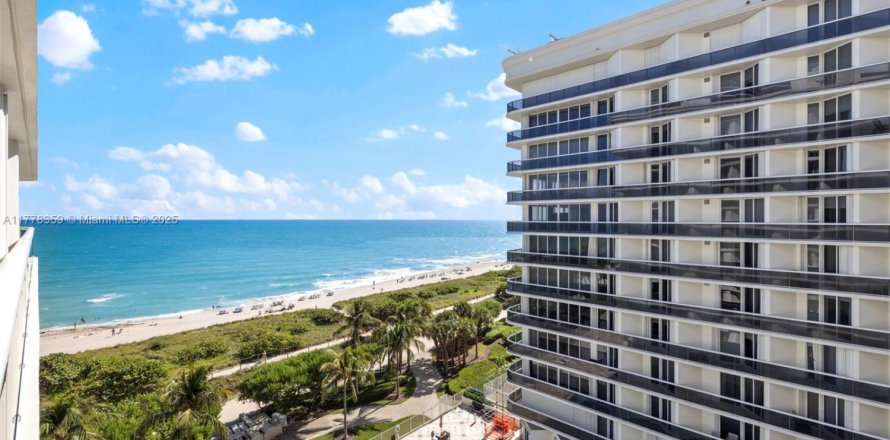 Кондоминиум с 2 спальнями в Серфсайд, Флорида № 1936454