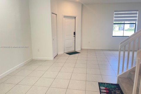 Touwnhouse à vendre à Homestead, Floride: 3 chambres, 149.76 m2 № 1892534 - photo 2