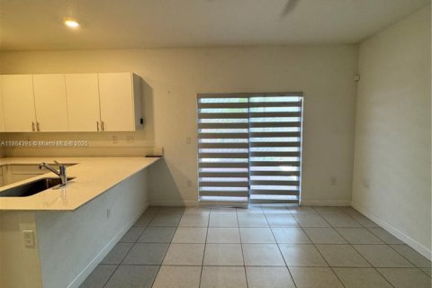 Adosado en venta en Homestead, Florida, 3 dormitorios, 149.76 m2 № 1892534 - foto 7