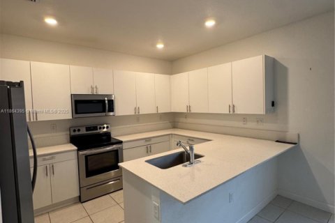 Adosado en venta en Homestead, Florida, 3 dormitorios, 149.76 m2 № 1892534 - foto 6
