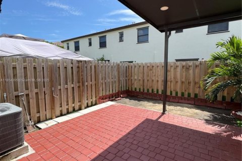 Adosado en venta en Homestead, Florida, 3 dormitorios, 149.76 m2 № 1892534 - foto 28