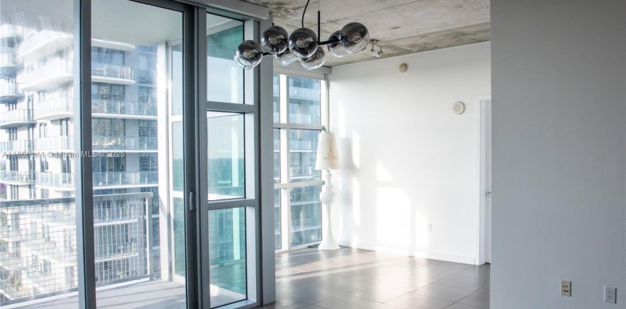 Estudio en el Condominio en Miami, Florida № 1881496