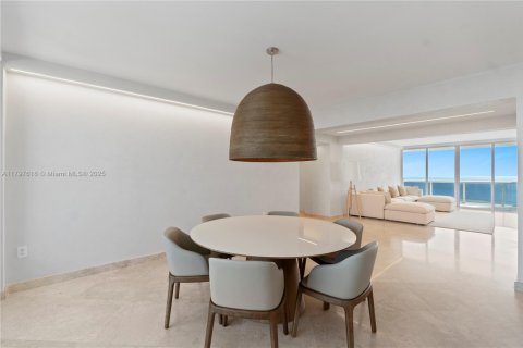 Condominio en venta en Sunny Isles Beach, Florida, 3 dormitorios, 246.1 m2 № 1943018 - foto 24