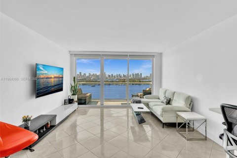 Condominio en alquiler en Miami Beach, Florida, 1 dormitorio, 69.31 m2 № 2026641 - foto 2