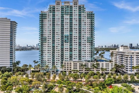 Condominio en alquiler en Miami Beach, Florida, 1 dormitorio, 69.31 m2 № 2026641 - foto 22