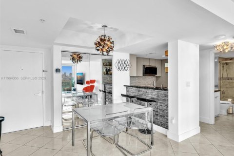 Condominio en alquiler en Miami Beach, Florida, 1 dormitorio, 69.31 m2 № 2026641 - foto 23