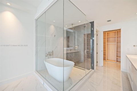 Copropriété à louer à Miami, Floride: 2 chambres № 1974282 - photo 11