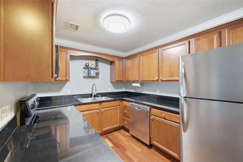 Condo in Orlando, Florida, 2 bedrooms № 2117473 - photo 11