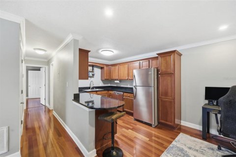 Condo in Orlando, Florida, 2 bedrooms № 2117473 - photo 9