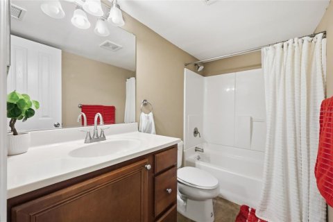 Condo in Orlando, Florida, 2 bedrooms № 2117473 - photo 15
