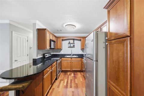 Condo in Orlando, Florida, 2 bedrooms № 2117473 - photo 12