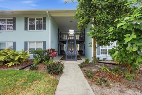Condo in Orlando, Florida, 2 bedrooms № 2117473