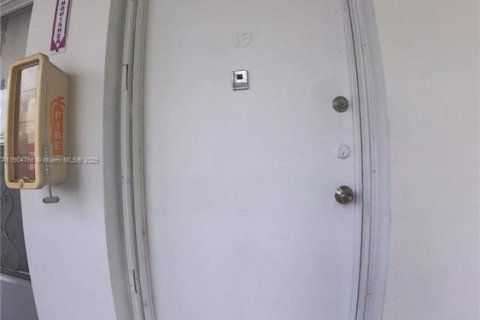 Copropriété à vendre à Miami Gardens, Floride: 1 chambre, 53.88 m2 № 1955874 - photo 1