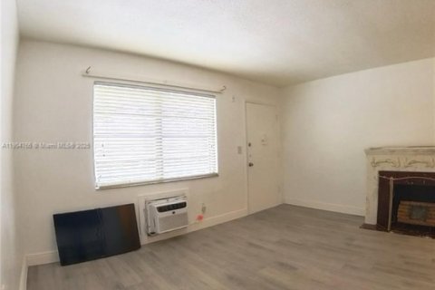 Copropriété à vendre à Miami Gardens, Floride: 1 chambre, 53.88 m2 № 1955874 - photo 4
