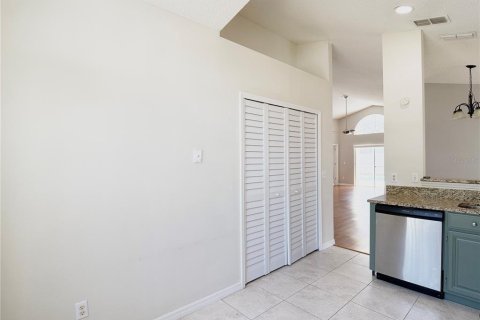 House in Davenport, Florida 4 bedrooms, 139.54 sq.m. № 2394059 - photo 7