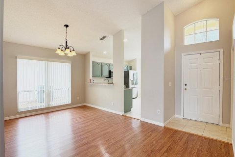 House in Davenport, Florida 4 bedrooms, 139.54 sq.m. № 2394059 - photo 3