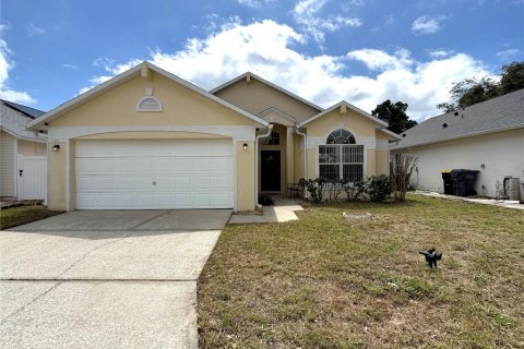 House in Davenport, Florida 4 bedrooms, 139.54 sq.m. № 2394059