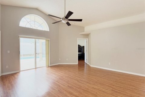 House in Davenport, Florida 4 bedrooms, 139.54 sq.m. № 2394059 - photo 11