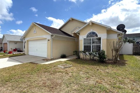 House in Davenport, Florida 4 bedrooms, 139.54 sq.m. № 2394059 - photo 30