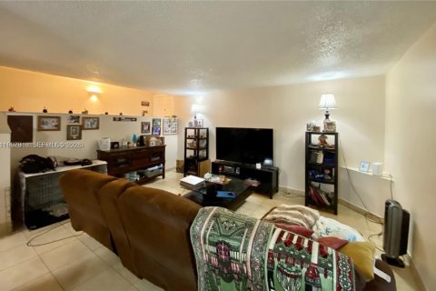 Снять в аренду кондоминиум в Дейви, Флорида 2 спальни, 102.19м2, № 2032513 - фото 5