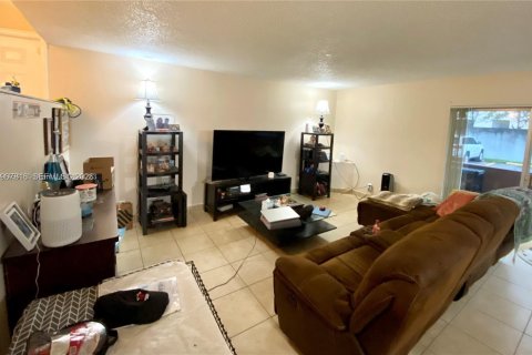 Снять в аренду кондоминиум в Дейви, Флорида 2 спальни, 102.19м2, № 2032513 - фото 4