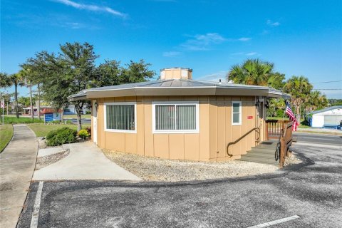 Propiedad comercial en venta en Eustis, Florida, 74.32 m2 № 2155662 - foto 2