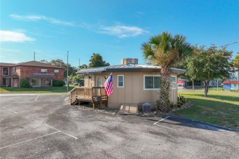 Propiedad comercial en venta en Eustis, Florida, 74.32 m2 № 2155662 - foto 4