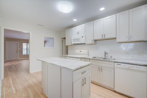 Apartment in Sarasota, Florida 2 bedrooms, 121.79 sq.m. № 1866575 - photo 3